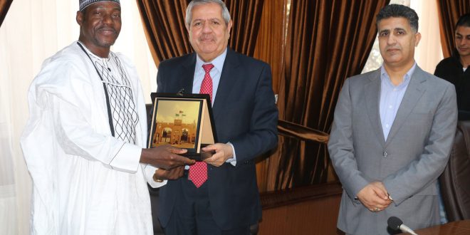 المجمع يوقع مذكرة تفاهم مع المركز النيجيري للبحوث العربية